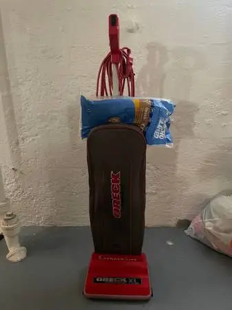 Vacuum Oreck Commercial Vacuum