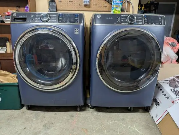 GE Smart Front-Load Washer & Dryer Set (Sapphire Blue)