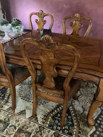 Dining room table
