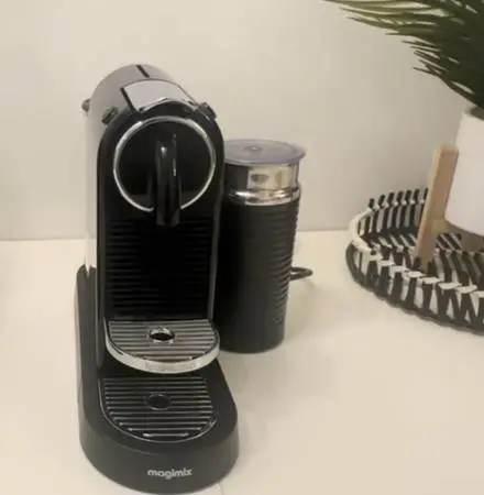 Nespresso CitiZ and Milk Espresso Machine by DeLonghi/PICTURES