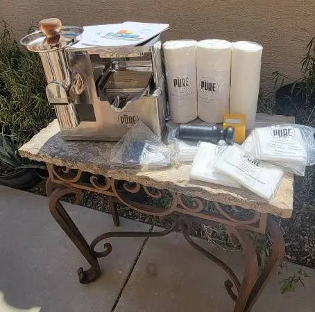 PURE Juicer Two-Stage Juicer - Premium Cold Press Juicing Machine Comm