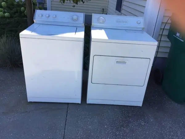 Whirlpool washer and electric dryer