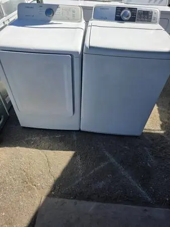 SAMSUNG SET OF WASHER AND GAS DRYER