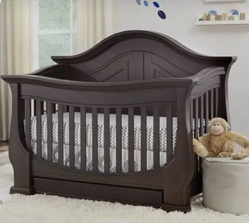 Baby Crib – Beautiful Sleigh Style!
