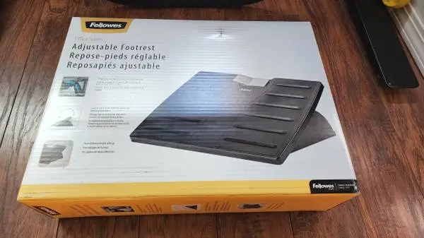 NEW Fellowes Office Suites Height and Tilt Adjustable Foot Rest, Black