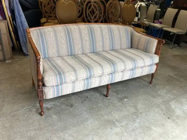 BEAUTIFUL Vintage Sheraton Style Sofa!