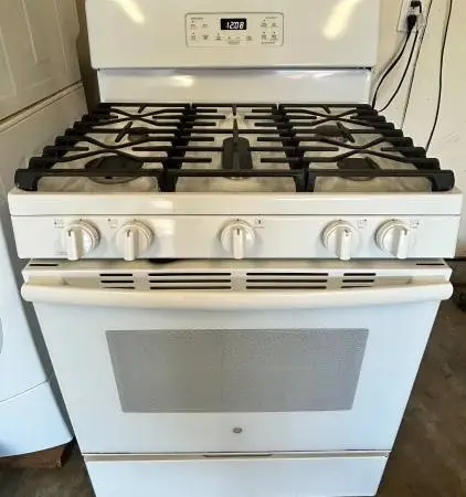 White GE 5 Burners  Gas Stove 30 Width