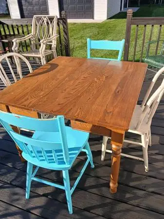 FOR SALE:Table and 4 chairs