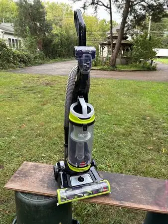 New BISSELL Clean View Swivel Pet Vacuum