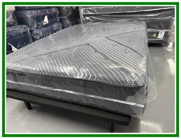QUEEN SIZE SIMMONS BEAUTYREST BLACK SERIES 1 MATTRESS & BOX BED
