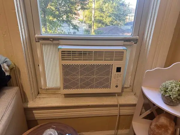 Air Conditioner Window Units - 3 Available!