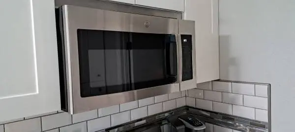 Microwave oven GE...stove top