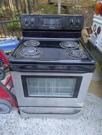 Frigidaire 4 coil burner electric range