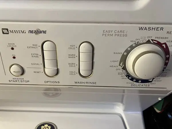 Stackable washer / dryer combo