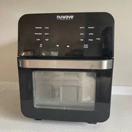 Nu Wave Brio Air Fryer - like NEW