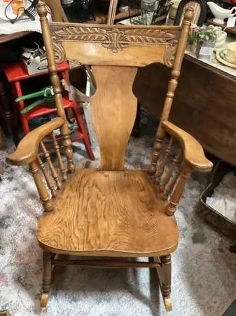 VINTAGE OAK ROCKING CHAIR