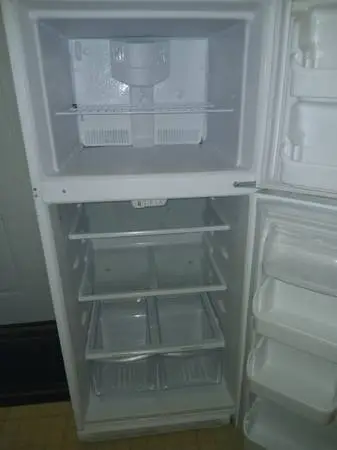 Very nice 18cf Kenmore refrigerator