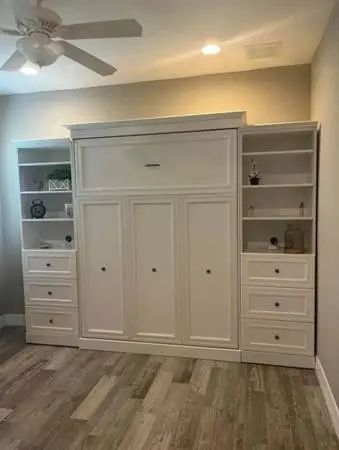 Murphy bed