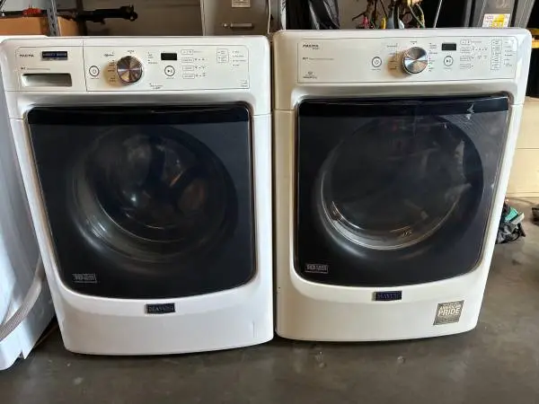 Maytag Front Load Washer Machine & GAS Dryer Set
