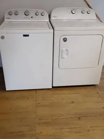 Whirlpool washer and gas dryer set can deliver