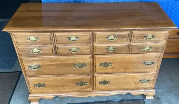 6 Drawer Solid Wood Heirloom Nutmeg Maple Dresser
