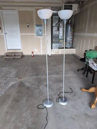2x standing lamps