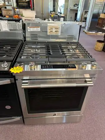 Jennair Pro Style 30” Gas Range Downdraft NEW Display Model