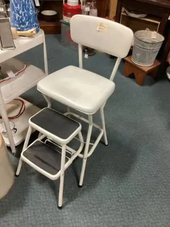 COSCO WHITE KITCHEN STOOL/CHAIR