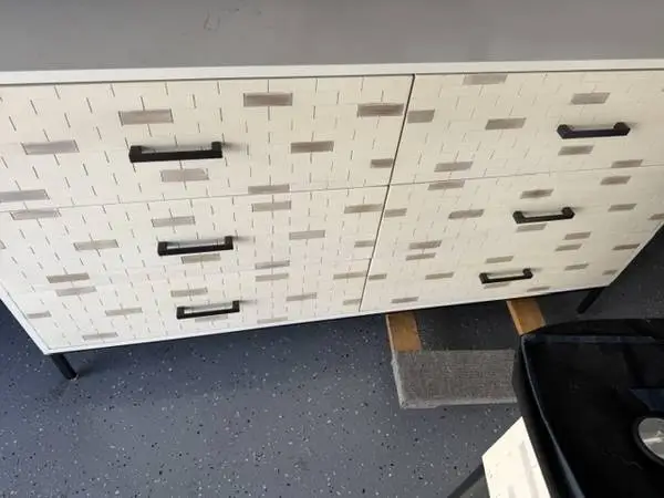 6 draw Dresser and 2 matching night stands,