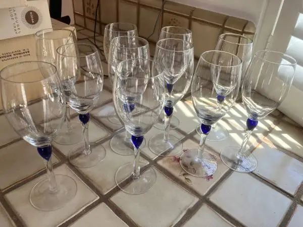 Vintage Cristal d’Arques Venise Saphir Cobalt Blue Teardrop Stem Wine