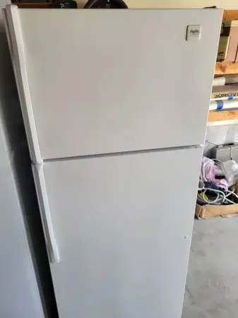 Whirlpool Ingles 18 Cubic Ft. Top Freezer Refrigerator