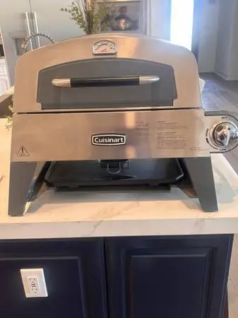 Brand new Cuisinart 3/1 pizza /grill