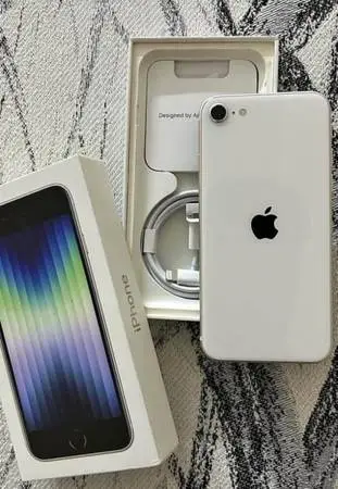 Apple IPhone SE 3 Unlocked