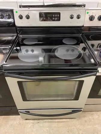 🔥 Frigidaire Glasstop Digital Range🔥