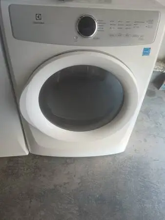 ELECTROLUX Super capacity GAS dryer, working great