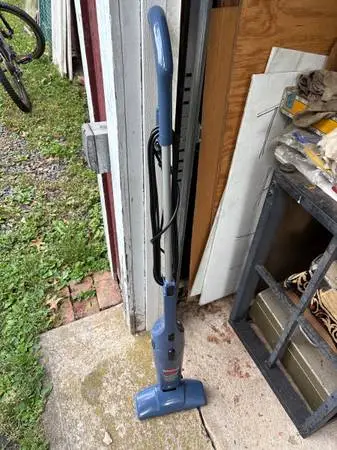 BISSELL Feather Weight Bagless Electric Vacuum