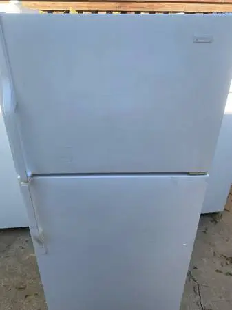 Magic Chef refrigerator with icemaker delivered