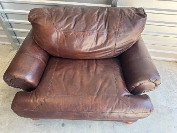 LEATHER LARGE CHAIR/LOVE SEAT