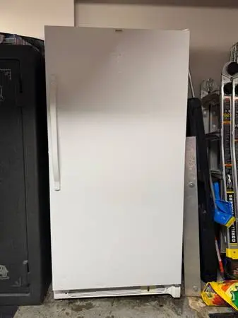 KENMORE FROST FREE COMMERCIAL UPRIGHT FREEZER