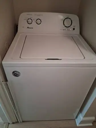 Washer / Dryer Combo Amana ( working in good shape )