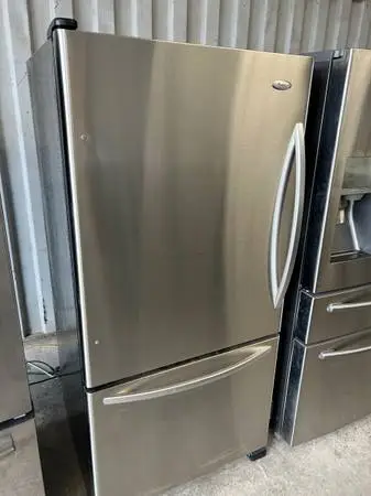 Whirlpool refrigerator 32 1/2” inches wide