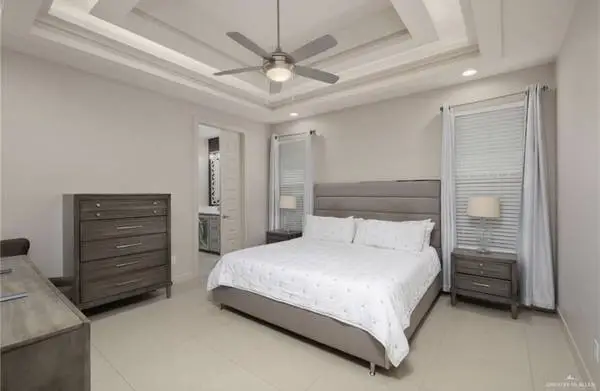 KING BEDROOM SET