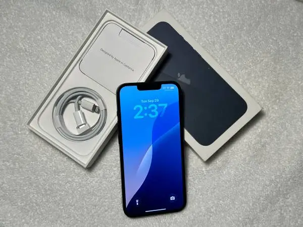 Unlocked iPhone 13 128GB 100% Battery