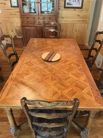 Parquet Dining table with leaf extensions