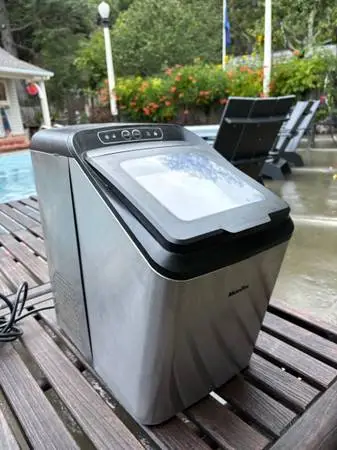 Mueller Countertop Nugget Ice Maker Machine