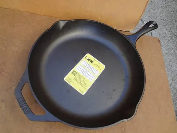 NEW Lodge 12 Cast Iron Skillet