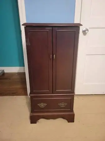 Vintage 1992 The Bombay Company Mahogany Jewelry Armoire Chest