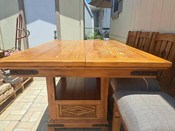 Dining Table with 4 chairs
