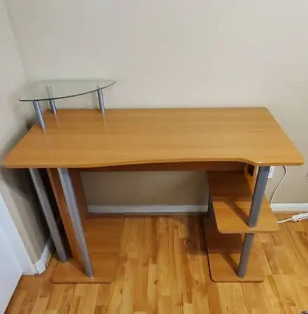COMPUTER DESK