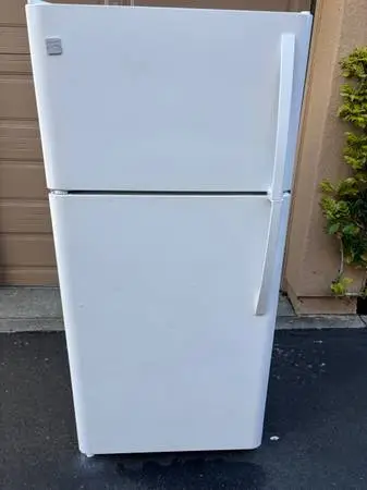 Kenmore Refrigerator $220 Fred Delivery